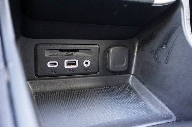 Used 2024 GMC Terrain SLT image 30