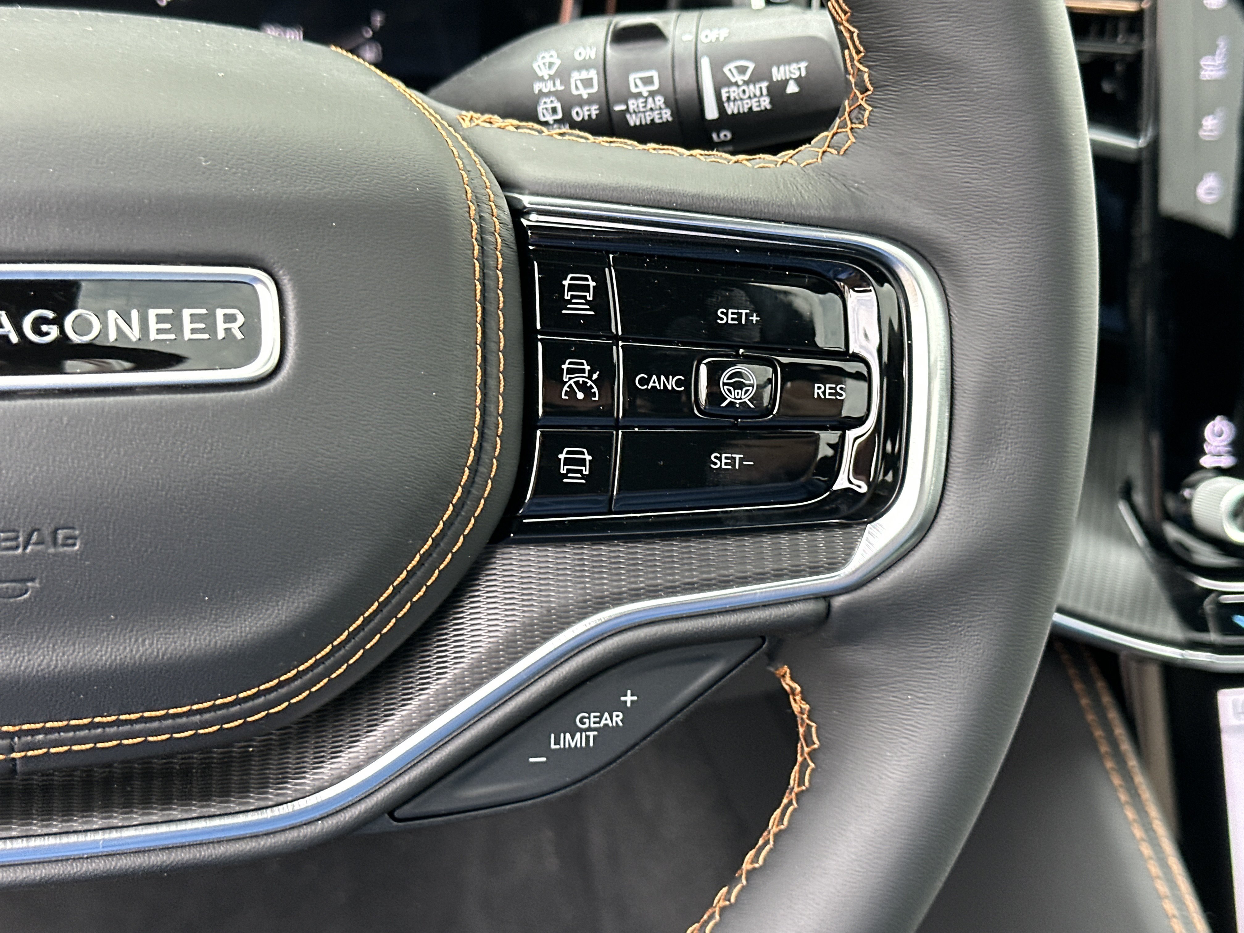 New 2026 Jeep Grand Wagoneer L Summit AWD/4WD image 11