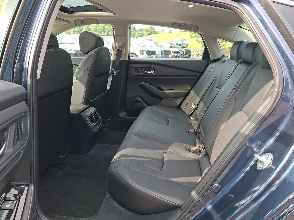 Used 2023 Honda Accord Touring image 11