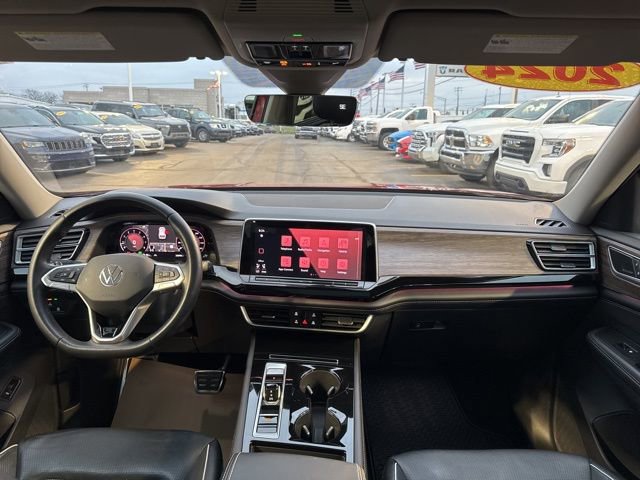 Used 2024 Volkswagen Atlas SEL Premium R-Line image 27