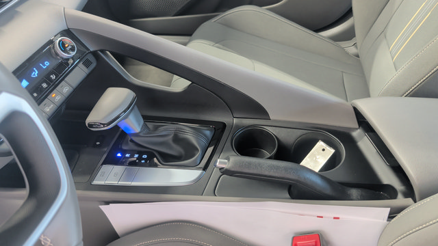 Certified 2025 Hyundai Elantra Sport FWD image 18