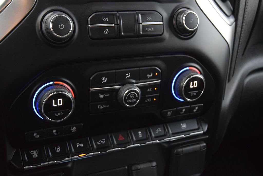 Used 2020 Chevrolet Silverado 2500 LTZ w/ LTZ Convenience Package image 31