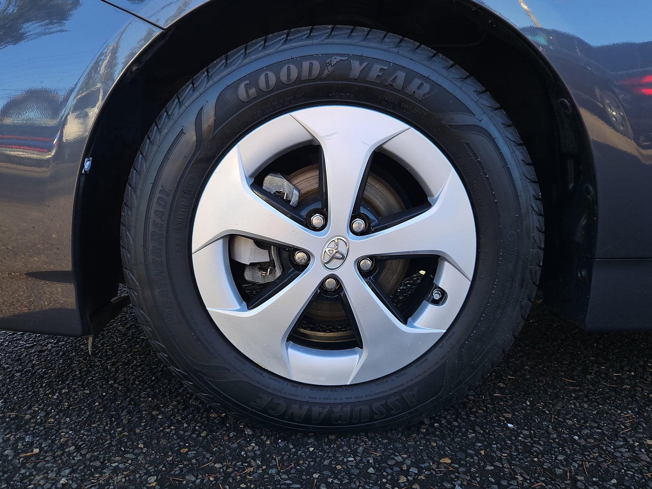 Used 2014 Toyota Prius Two image 31