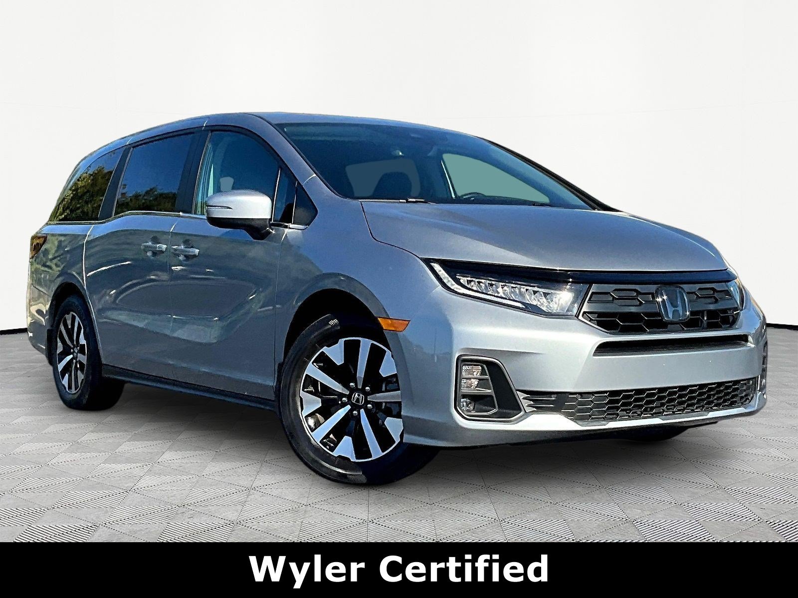 Used 2026 Honda Odyssey EX-L image 3