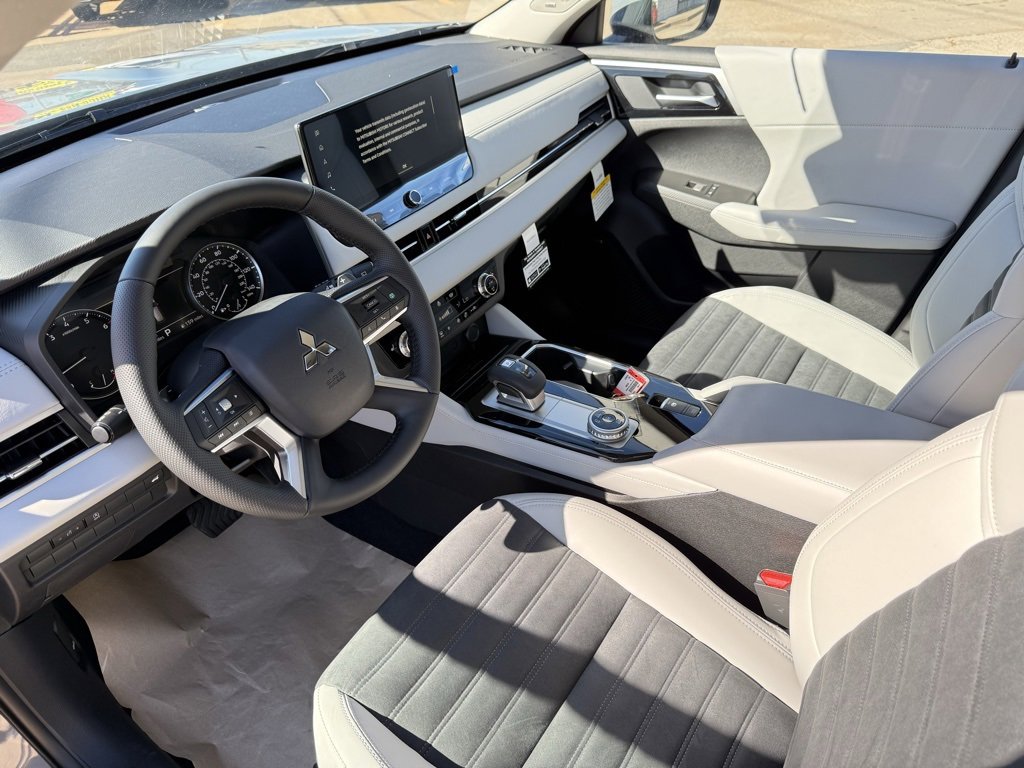 New 2026 Mitsubishi Outlander SE image 15