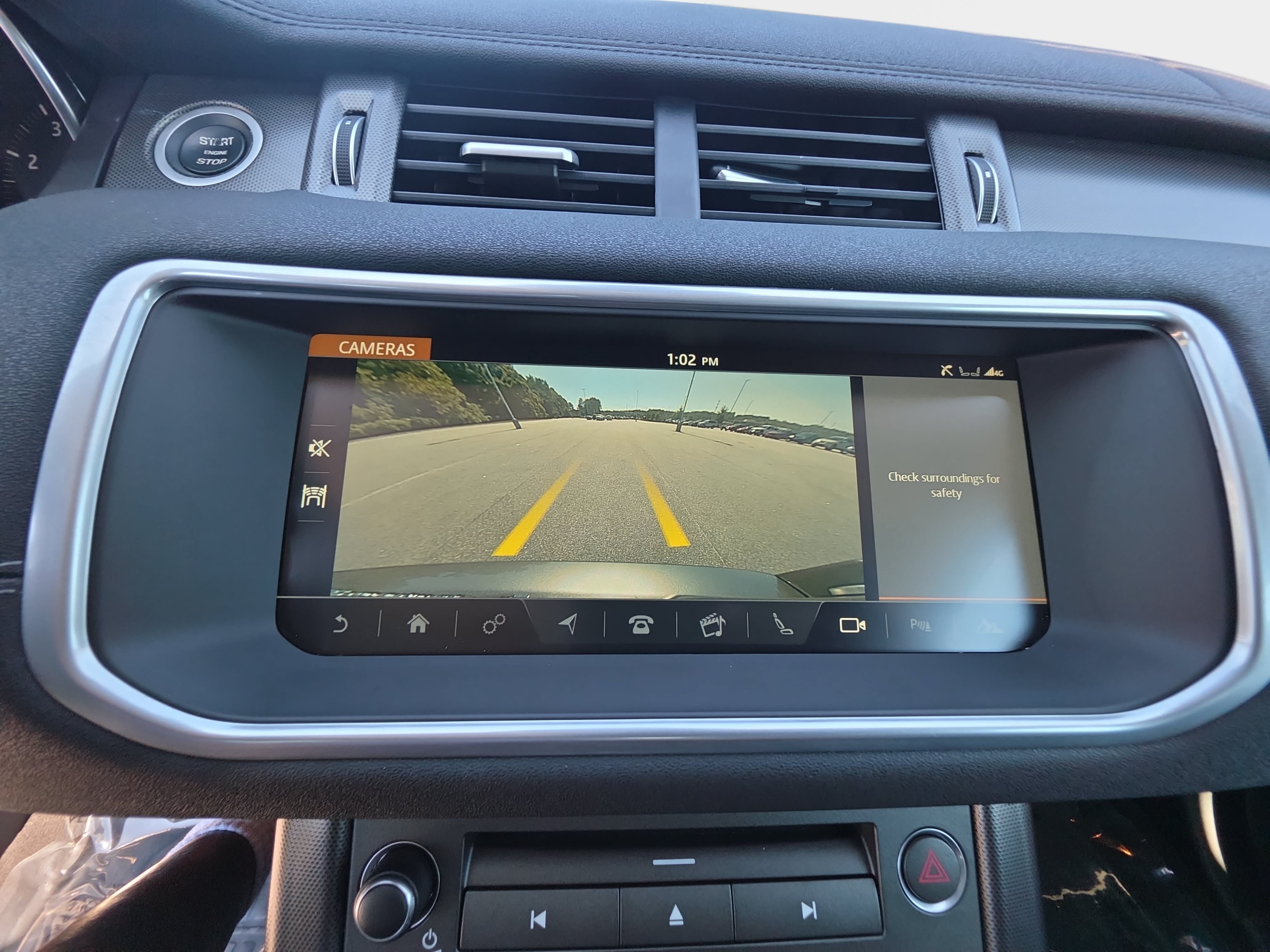 Used 2018 Land Rover Range Rover Evoque SE AWD/4WD image 24