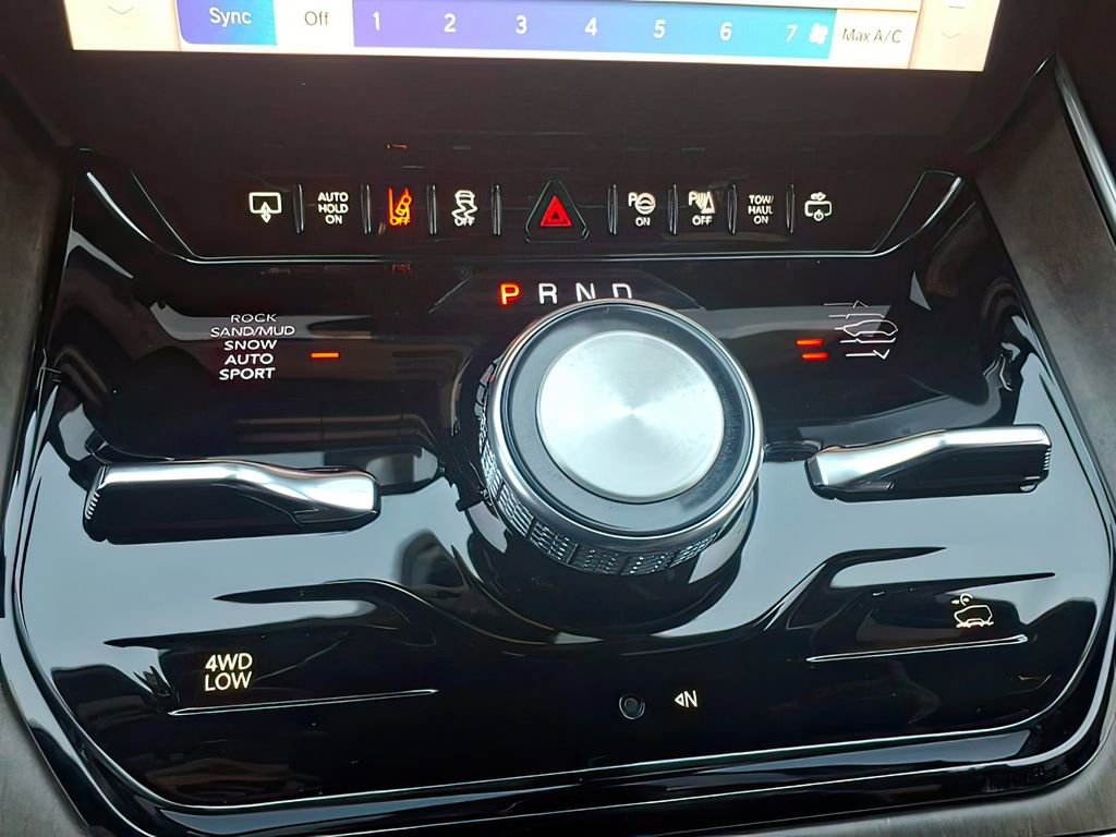 Used 2022 Jeep Grand Wagoneer Series II w/ Premium Group II image 15