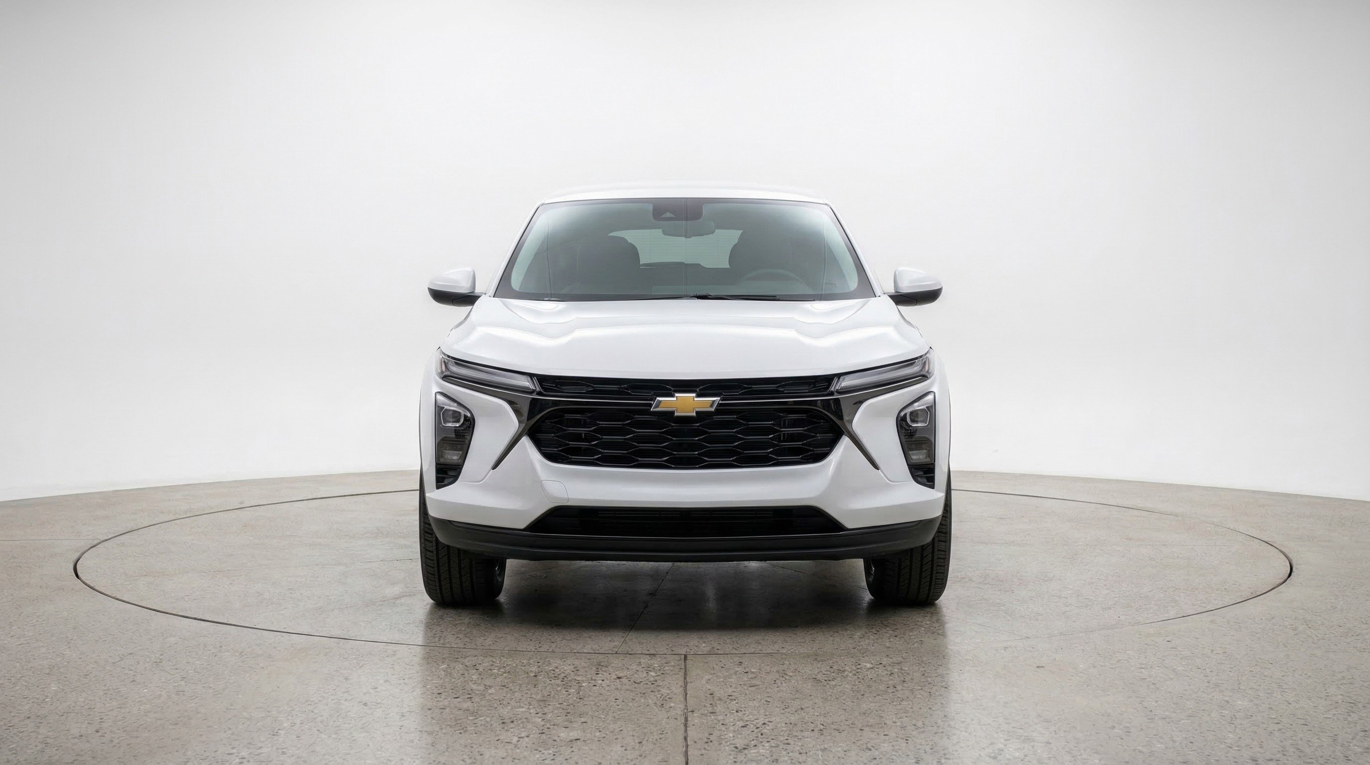 Used 2025 Chevrolet Blazer LT image 2