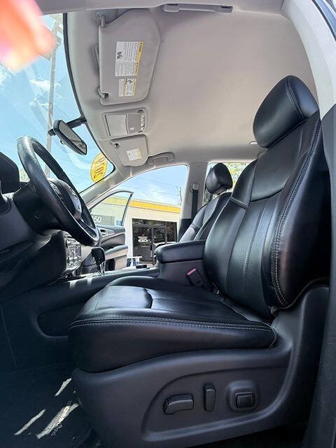 Used 2019 Nissan Pathfinder SL w/ Cargo Package AWD/4WD image 10