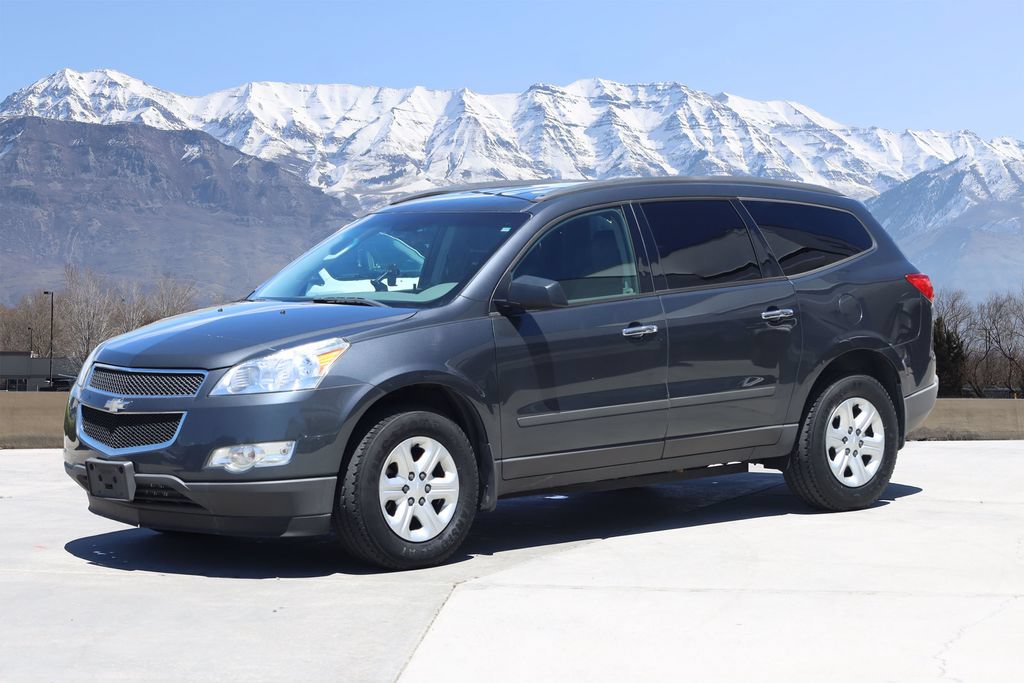 Used 2011 Chevrolet Traverse LS AWD/4WD image 2
