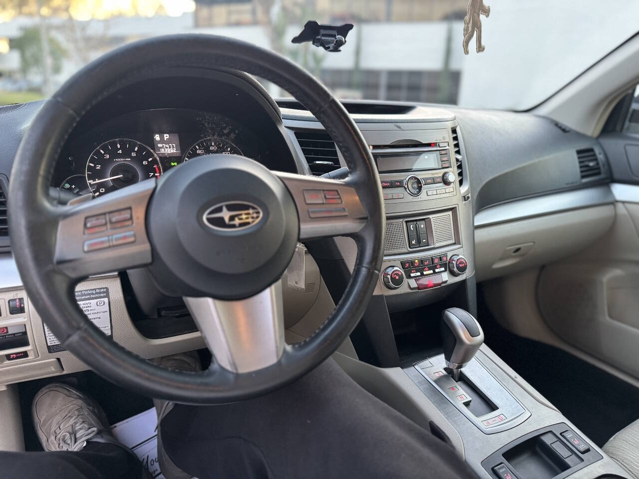 Used 2011 Subaru Outback 2.5i Premium w/ All-Weather Pkg AWD/4WD image 13