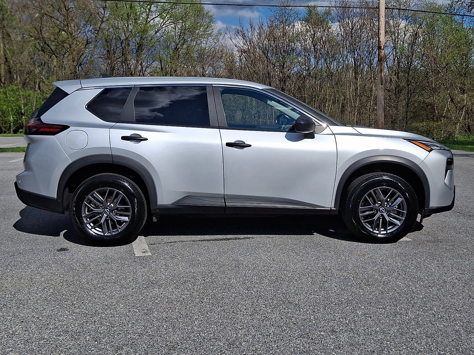 Used 2024 Nissan Rogue S image 7
