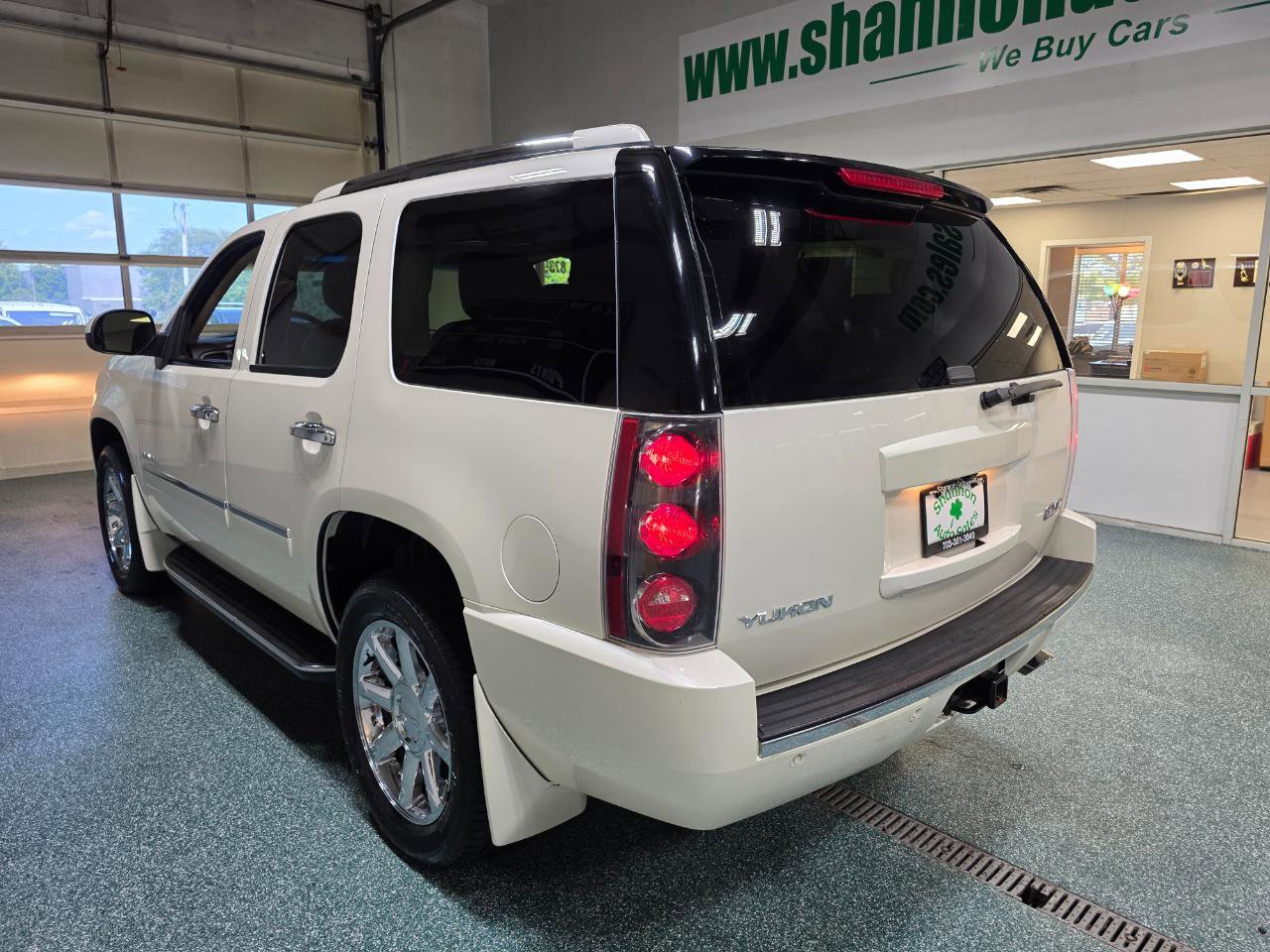 Used 2013 GMC Yukon Denali AWD/4WD image 9