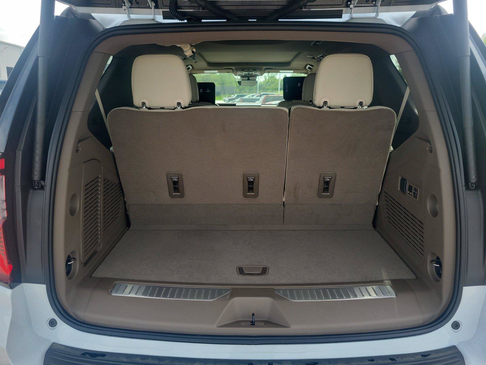 New 2026 GMC Yukon Denali w/ Denali Reserve Package AWD/4WD image 8