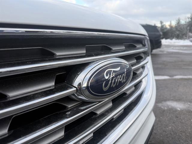 Used 2022 Ford Edge SEL w/ Convenience Package image 6