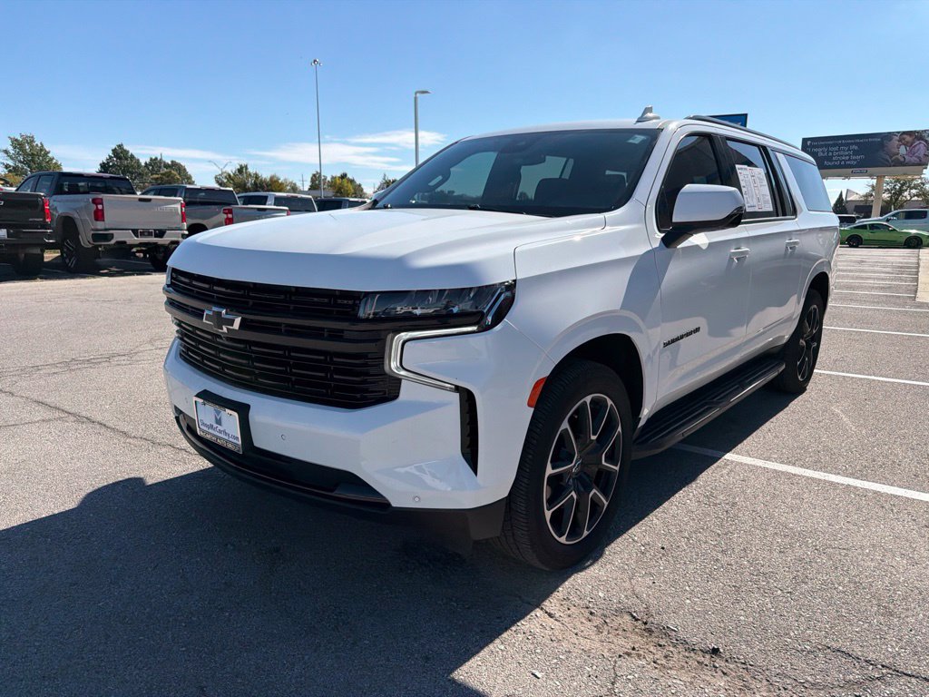 Used 2024 Chevrolet Suburban RST w/ Luxury Package AWD/4WD image 7