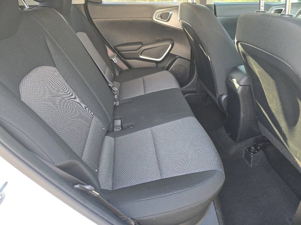 Used 2023 Kia Soul LX w/ LX Technology Package FWD image 17