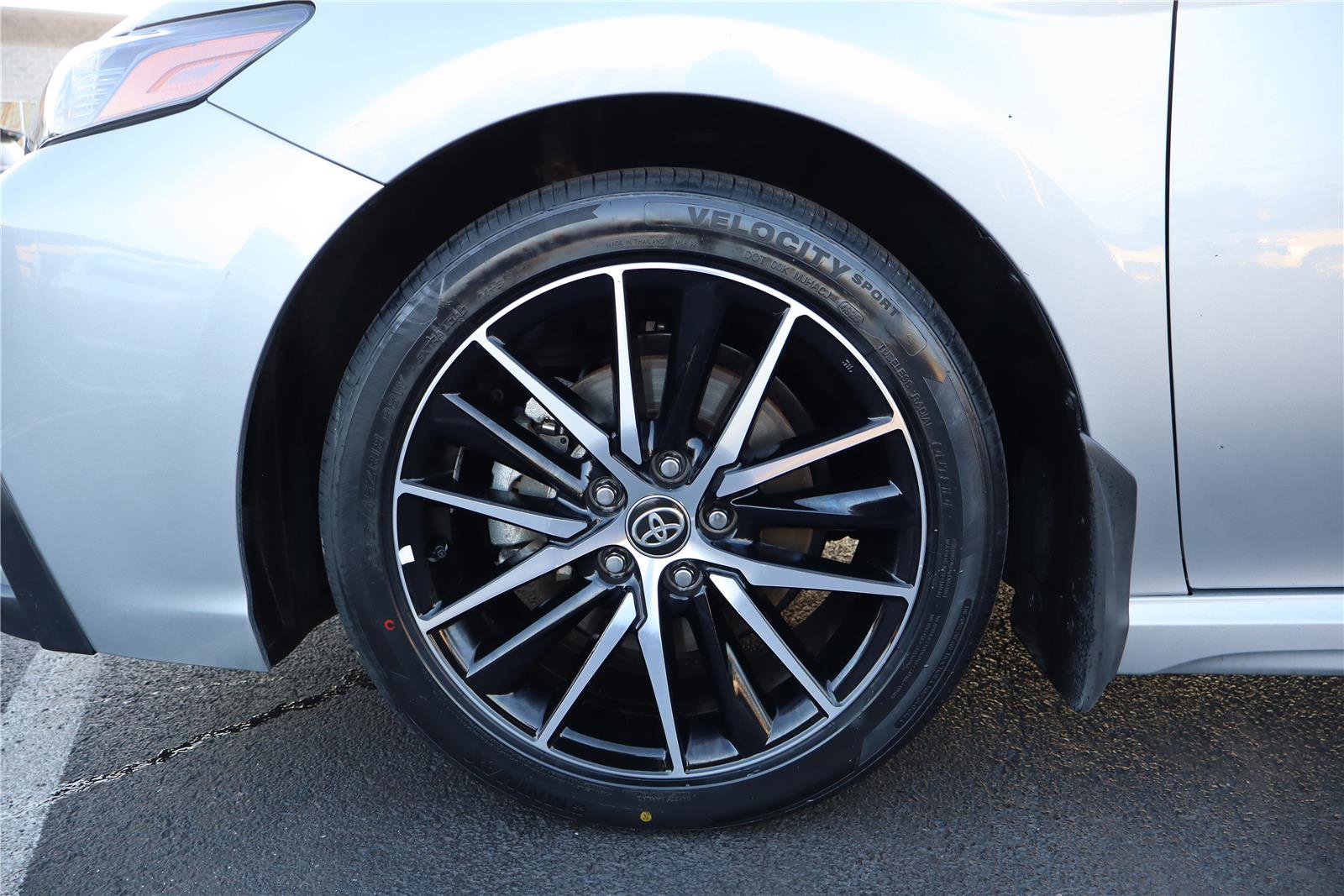 Used 2024 Toyota Camry SE image 11