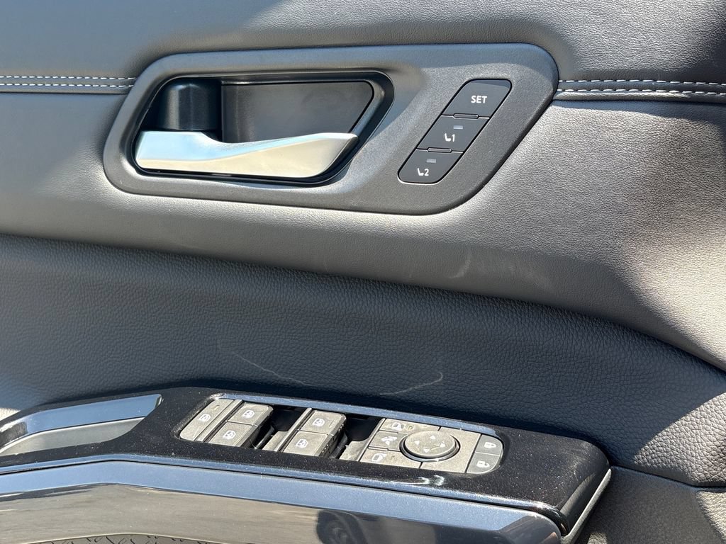New 2026 Nissan Pathfinder Platinum FWD image 10