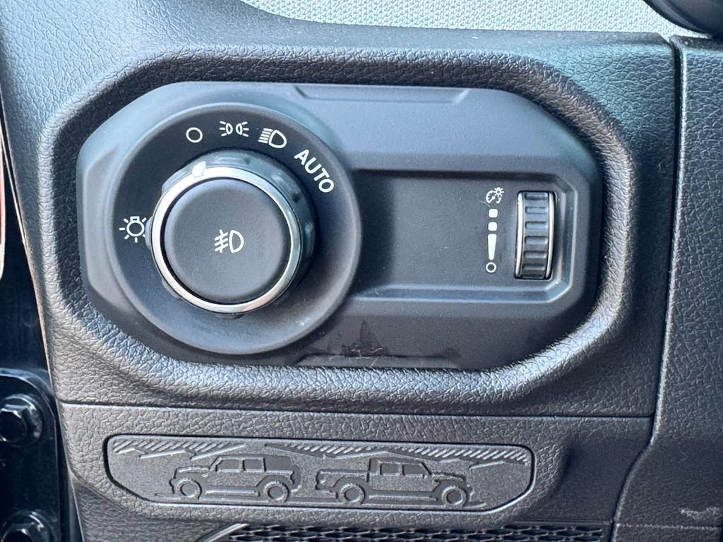 Used 2024 Jeep Wrangler Unlimited Sport AWD/4WD image 30