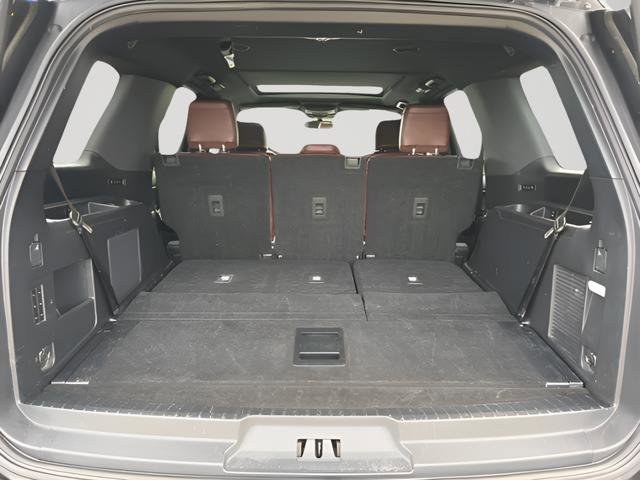 Used 2024 Ford Expedition Limited AWD/4WD image 8