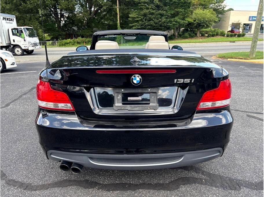 Used 2008 BMW 135i Convertible image 5