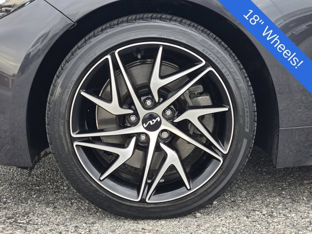 Used 2022 Kia Stinger GT-Line w/ Sun & Sound Package RWD image 10