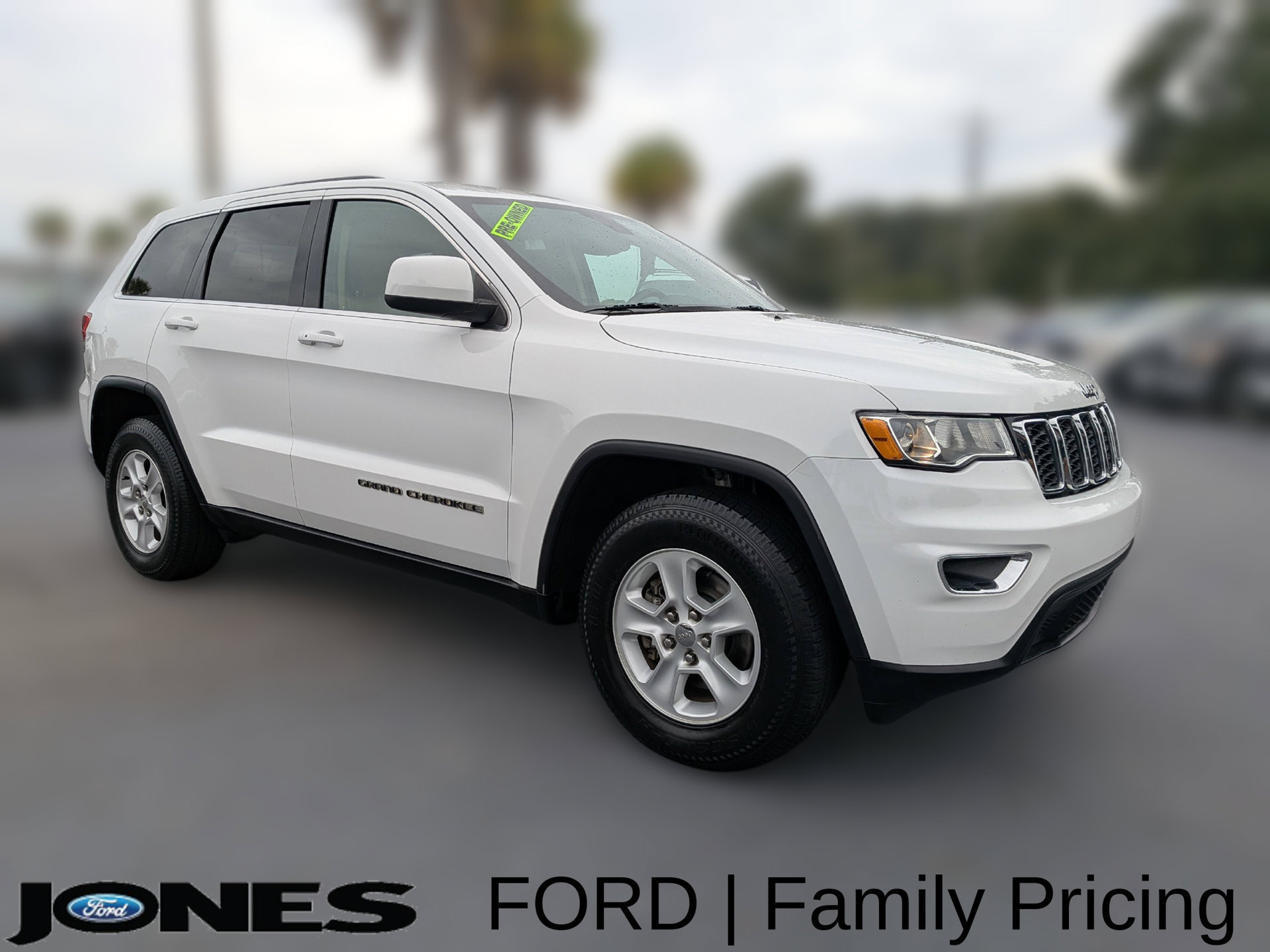 Used 2017 Jeep Grand Cherokee Laredo