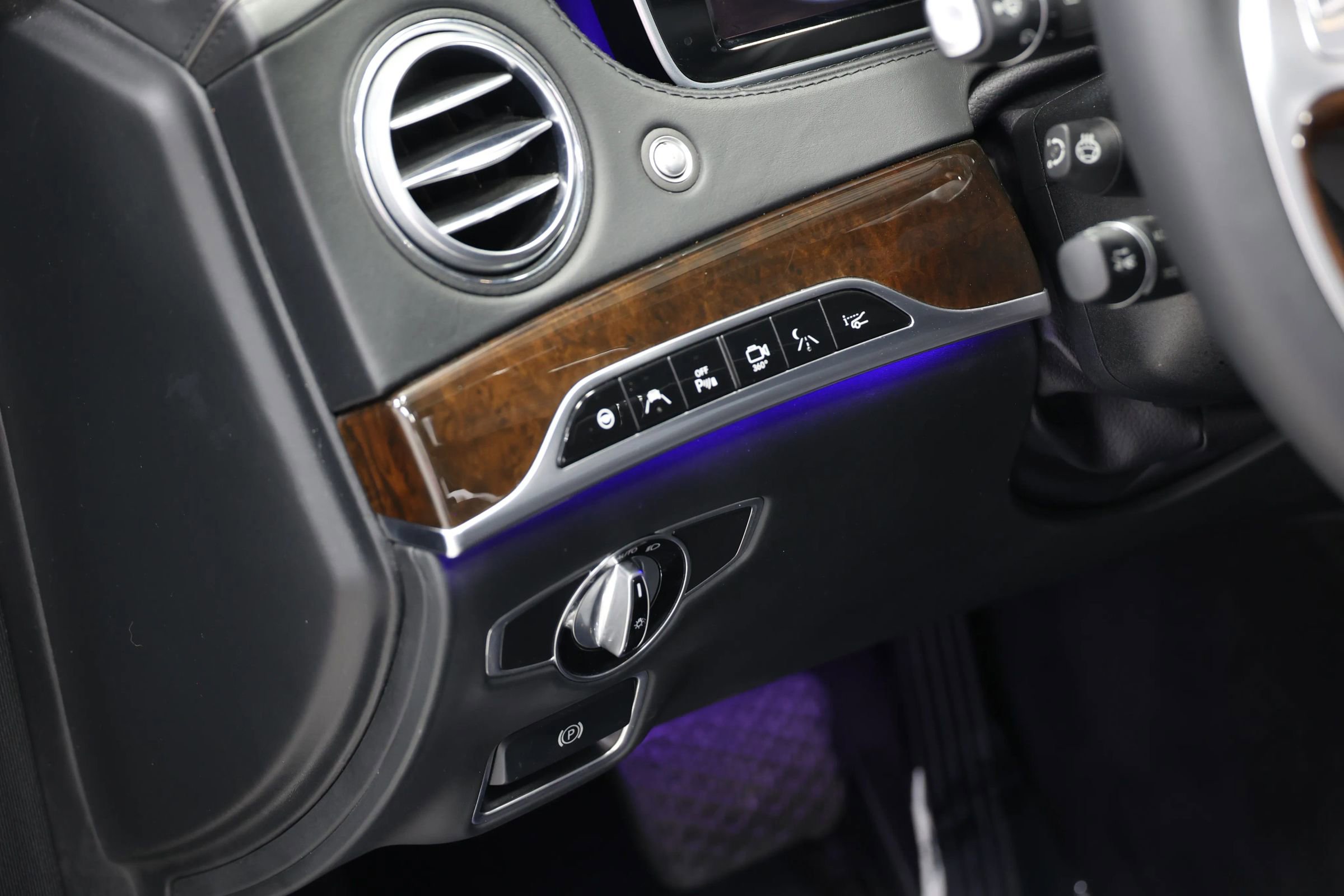 Used 2016 Mercedes-Benz Maybach S 600 image 22