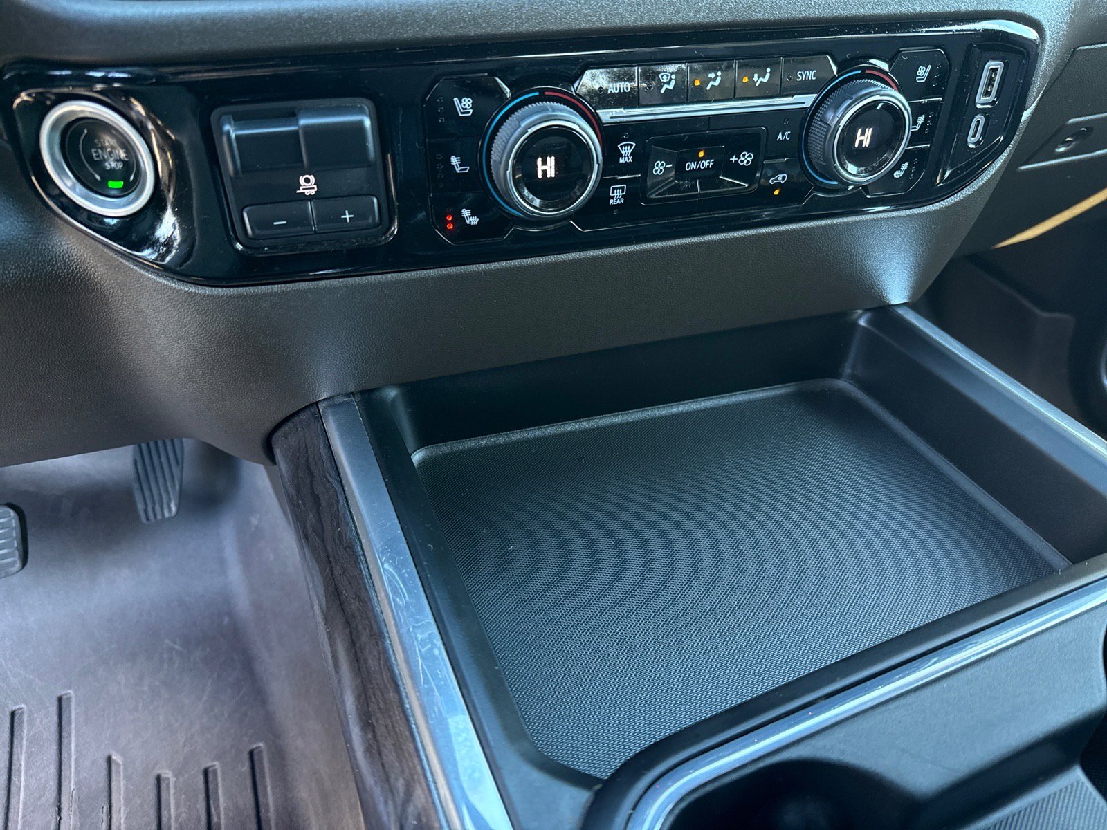 Used 2024 Chevrolet Silverado 3500 LTZ w/ LTZ Convenience Package image 20