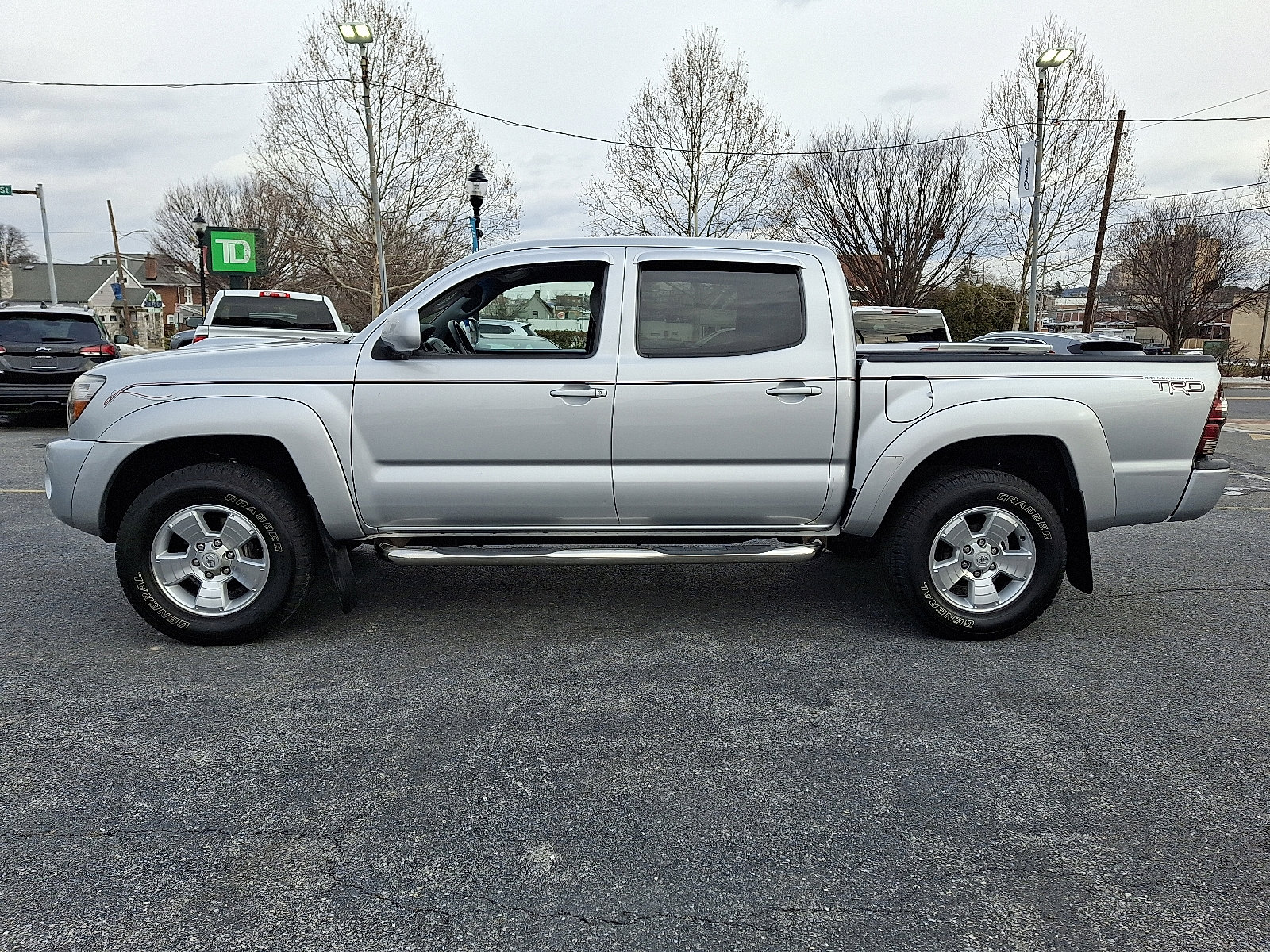 Used 2010 Toyota Tacoma PreRunner image 2