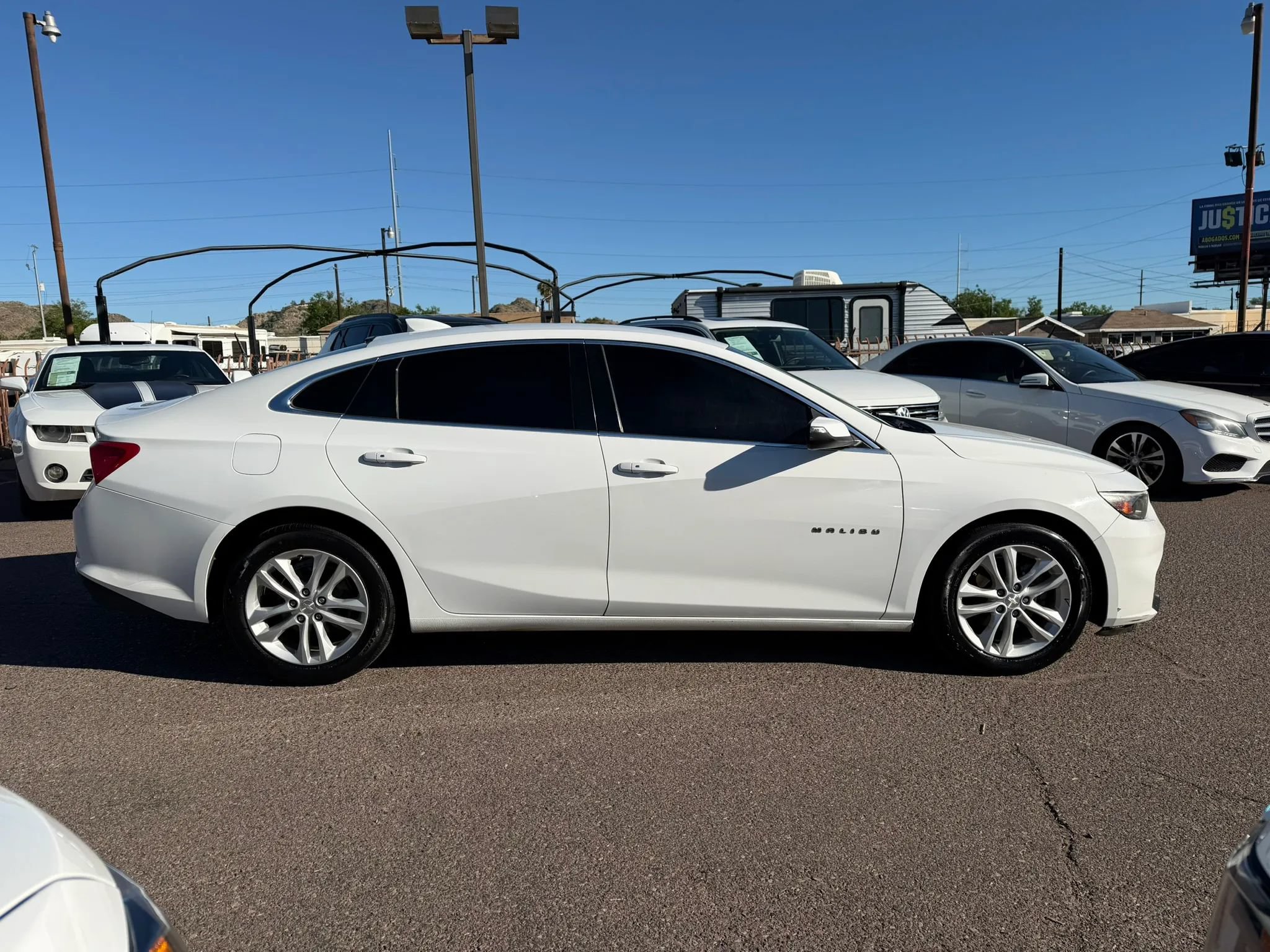 Used 2017 Chevrolet Malibu LT FWD image 4