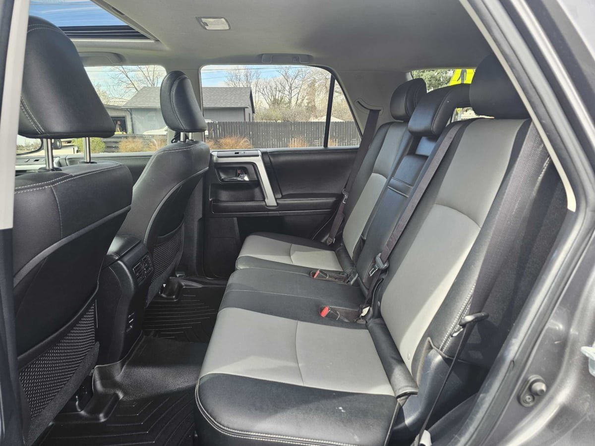 Used 2016 Toyota 4Runner SR5 Premium RWD image 25