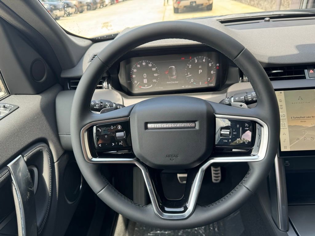 New 2024 Land Rover Discovery Sport Dynamic SE image 16