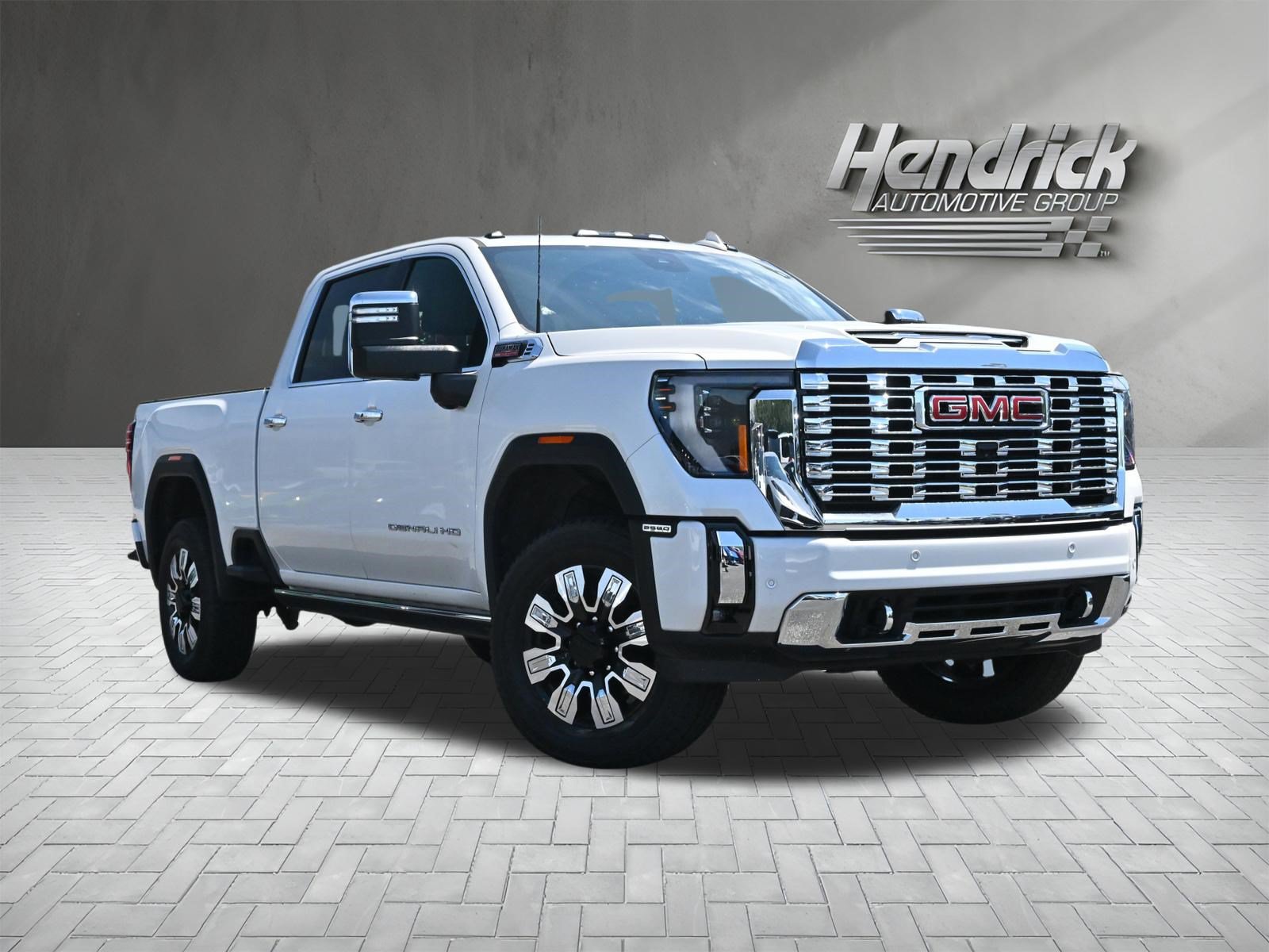Used 2024 GMC Sierra 2500 Denali w/ Denali Reserve Package AWD/4WD image 2