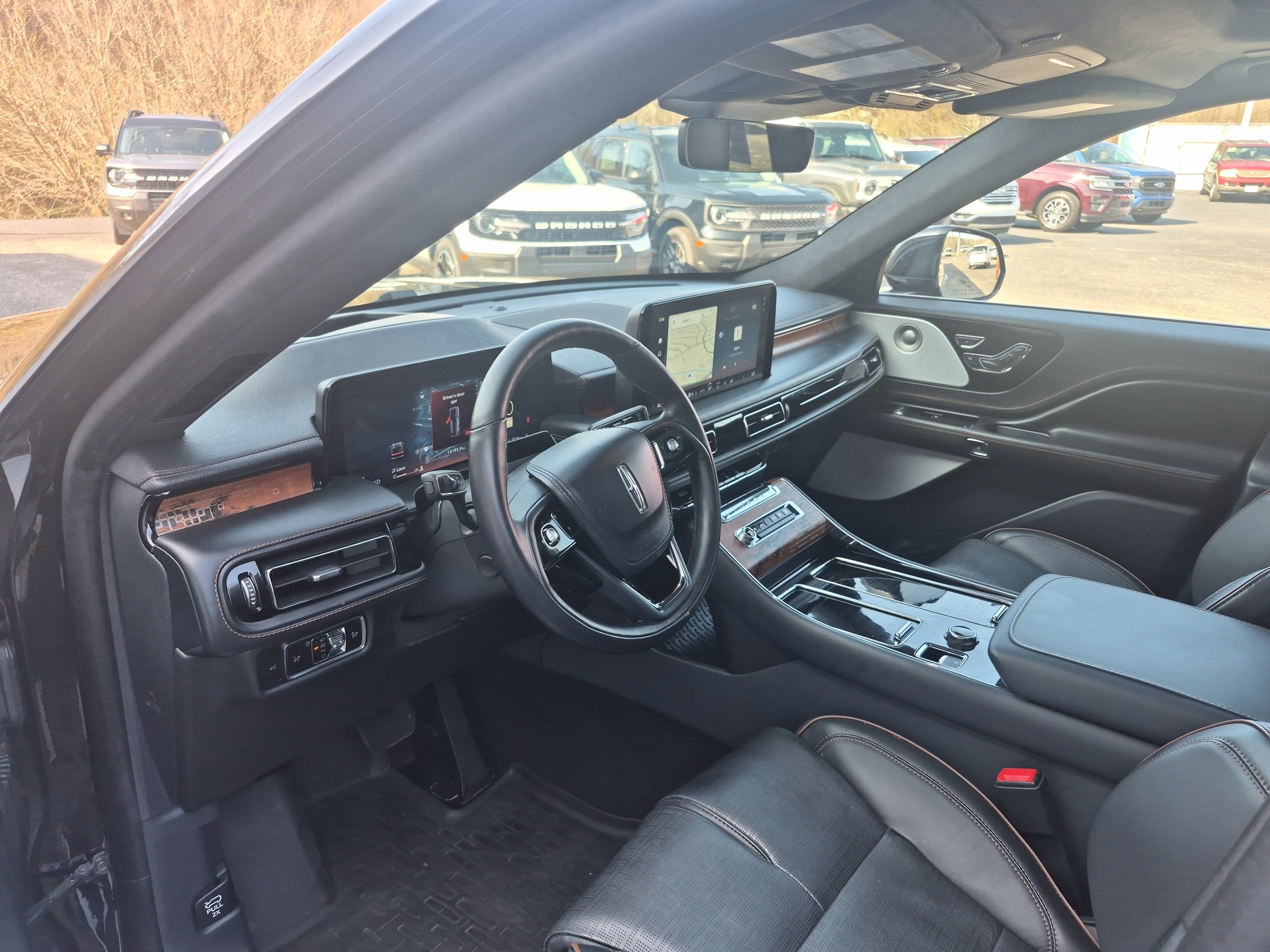 Used 2025 Lincoln Aviator Black Label image 13