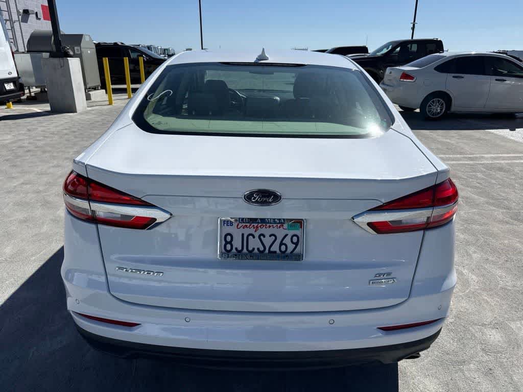 Used 2019 Ford Fusion SE FWD image 4