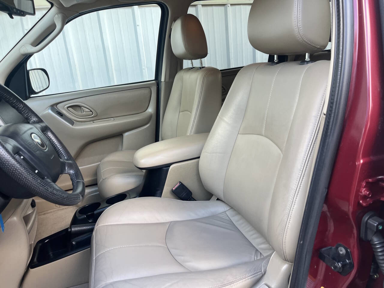 Used 2004 MAZDA Tribute ES w/ Tow Pkg image 13