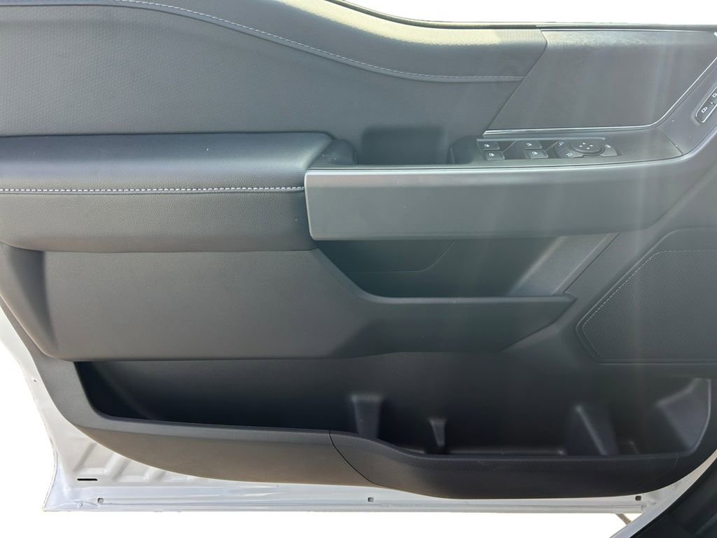 Used 2026 Ford F150 XLT w/ XLT Black Appearance Package image 17