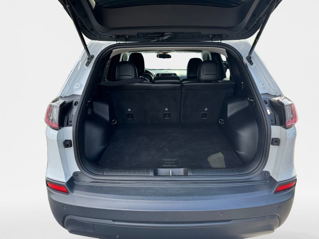 Used 2020 Jeep Cherokee Latitude Plus FWD image 23