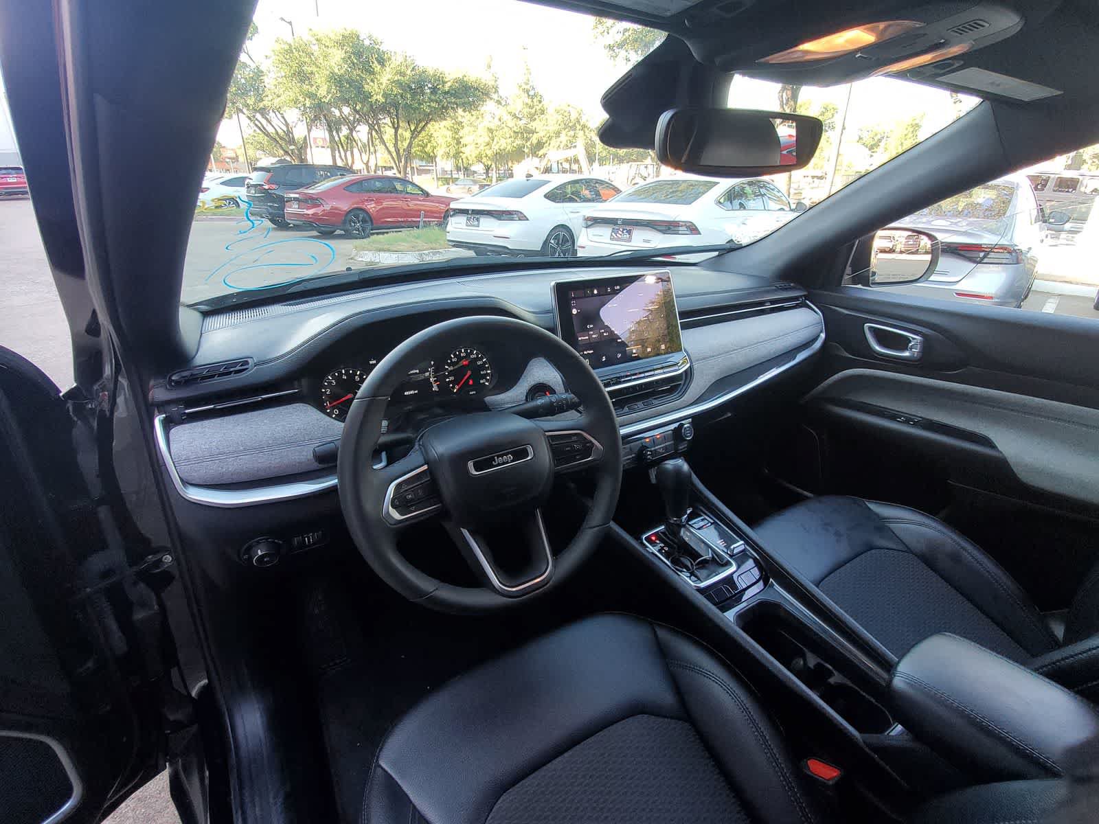 Used 2024 Jeep Compass Latitude AWD/4WD image 13
