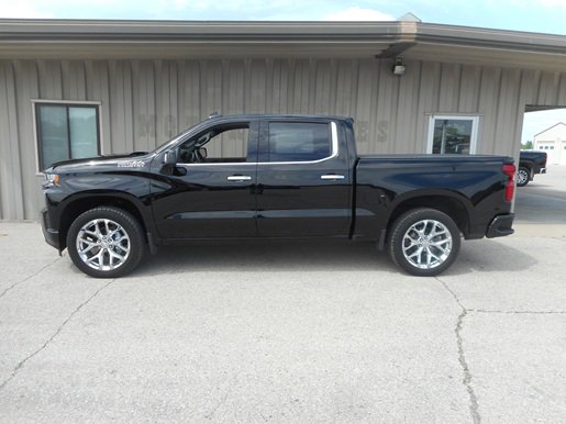 Used 2022 Chevrolet Silverado 1500 High Country w/ Technology Package AWD/4WD image 1