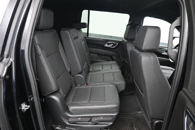 Used 2023 Chevrolet Suburban LT AWD/4WD image 8