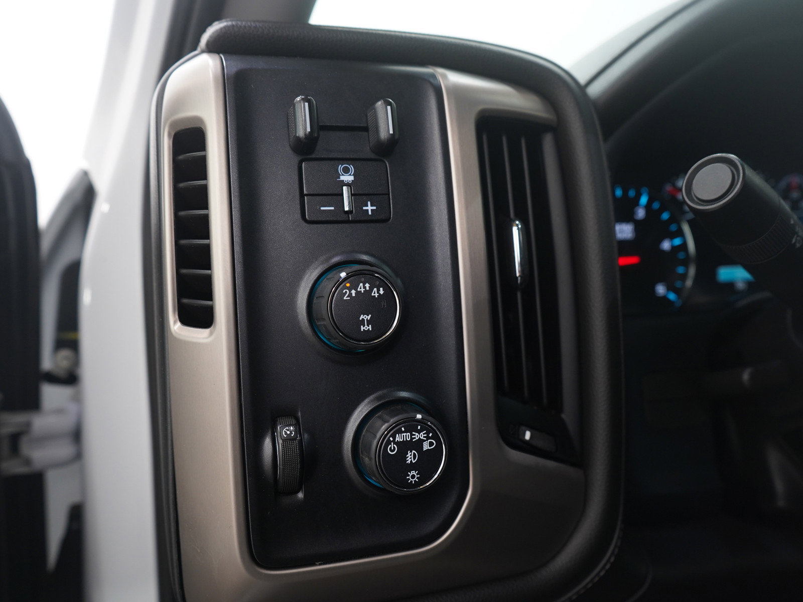 Used 2019 GMC Sierra 3500 Denali w/ Duramax Plus Package image 27