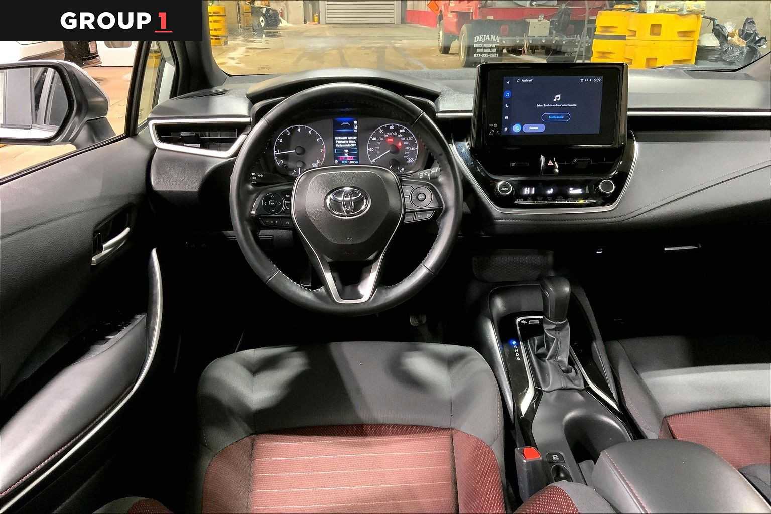 Certified 2025 Toyota Corolla SE image 5