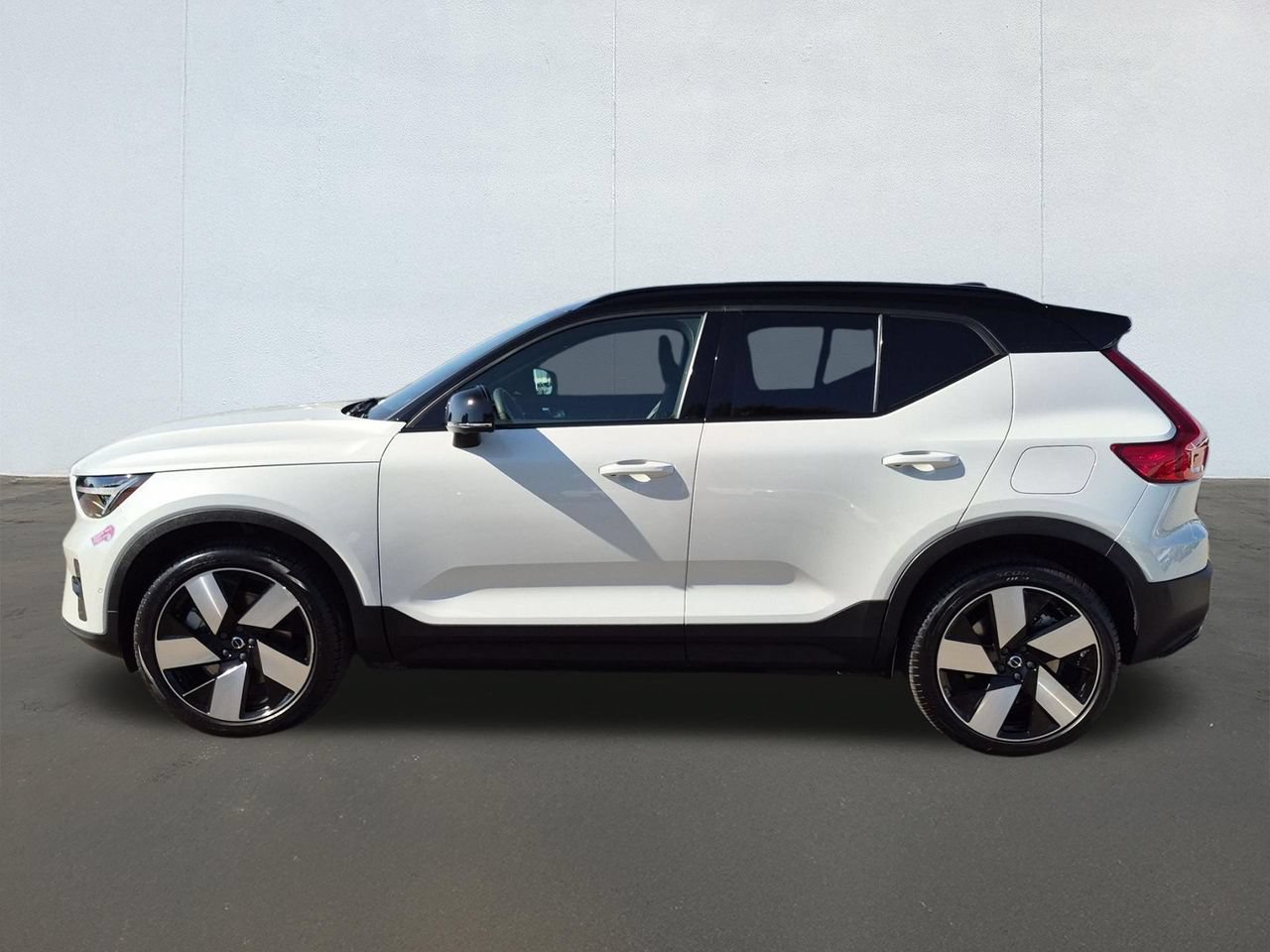 Certified 2023 Volvo XC40 Recharge Ultimate AWD/4WD image 8