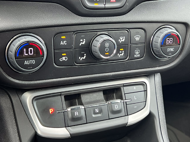 Used 2024 GMC Terrain SLT w/ Elevation Edition AWD/4WD image 28