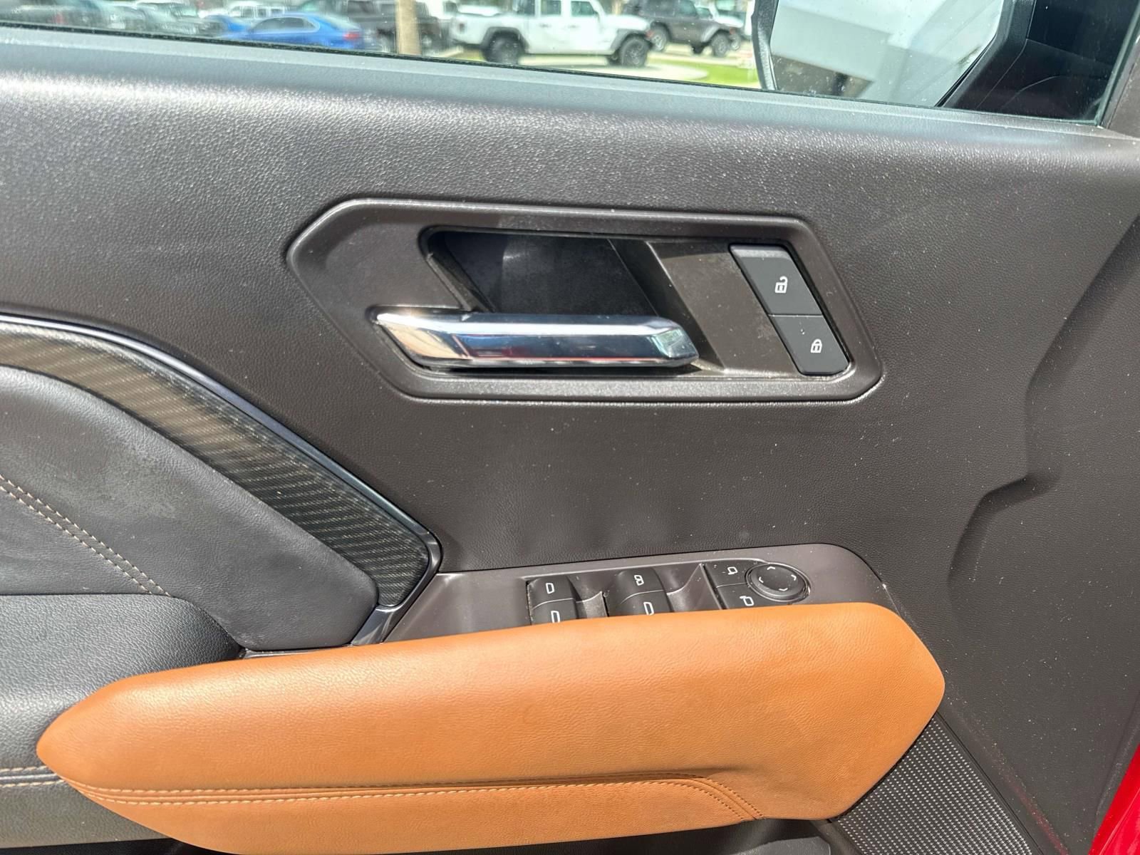 Used 2023 GMC Canyon AT4 image 19