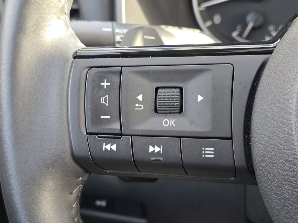 Used 2023 Nissan Rogue SV w/ SV Premium B Package image 27