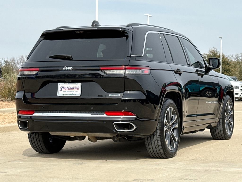 Used 2022 Jeep Grand Cherokee Overland w/ Luxury Tech Group IV AWD/4WD image 9